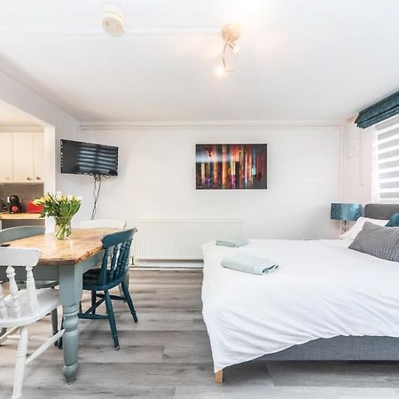 10 Boutique Studio Apartment Near Tube - Quiet Location Little Missenden Ngoại thất bức ảnh