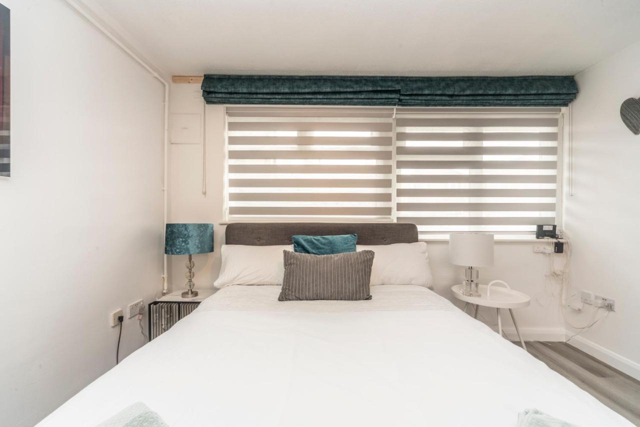 10 Boutique Studio Apartment Near Tube - Quiet Location Little Missenden Ngoại thất bức ảnh